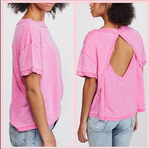 Free People 🌸 Pink Open back T-shirt